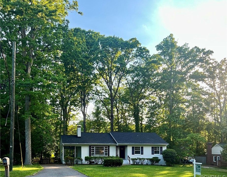 1st image of 2700 Melbourne Dr