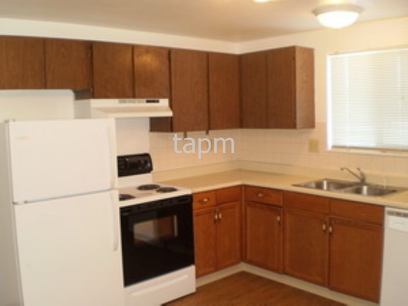 2nd image of 3016 Denver St APT 3