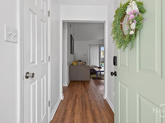 4th image of 212 Longleaf Circle