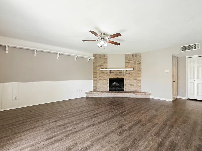 17615 Autumn Hills Dr — Photo 6