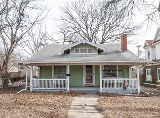 311 S 4th St, Neodesha, KS 66757