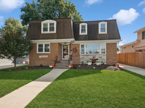 9043 Bartlett Ave, Brookfield, IL 60513