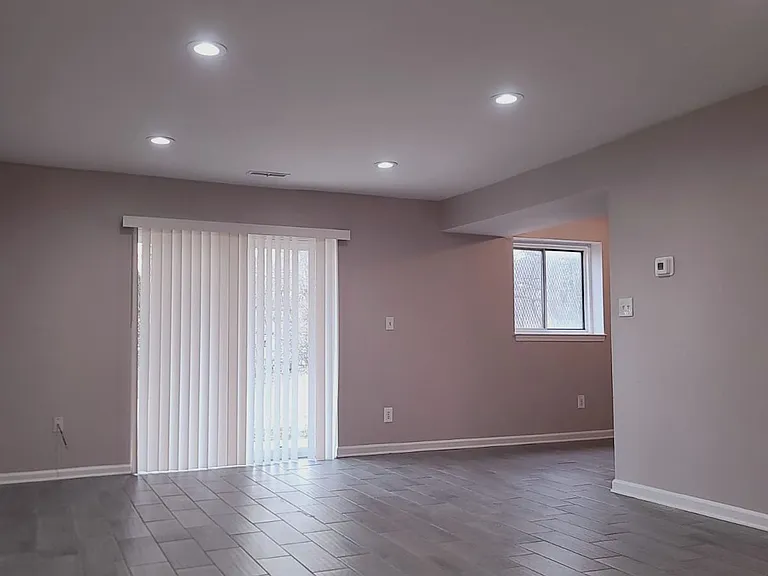 6703 Kincheloe Ave — Photo 1