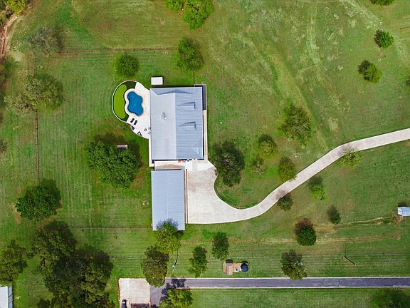 4th image of 30041 Beck Rd