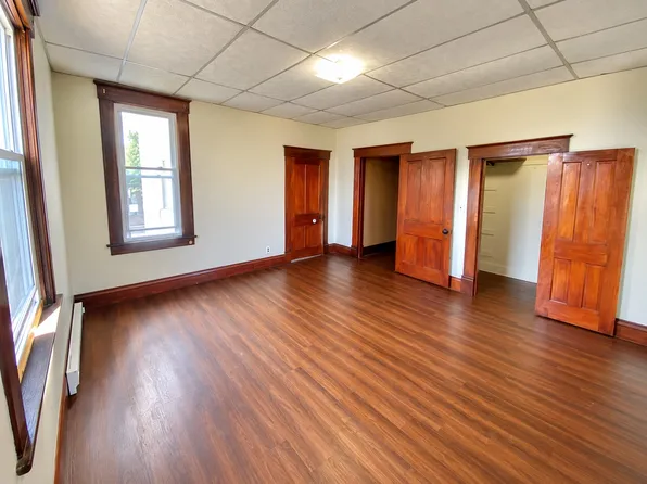 323 1/2 N Sugar St, Celina, OH 45822