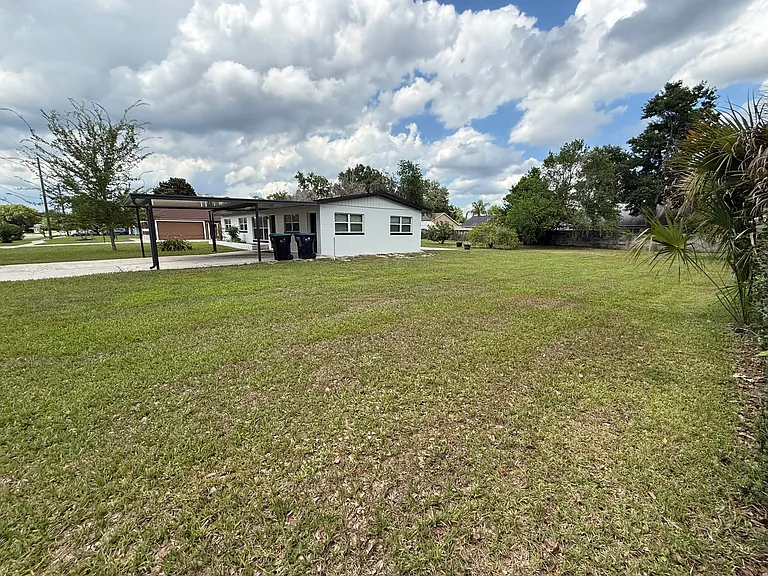 2403 Gresham Dr — Photo 23