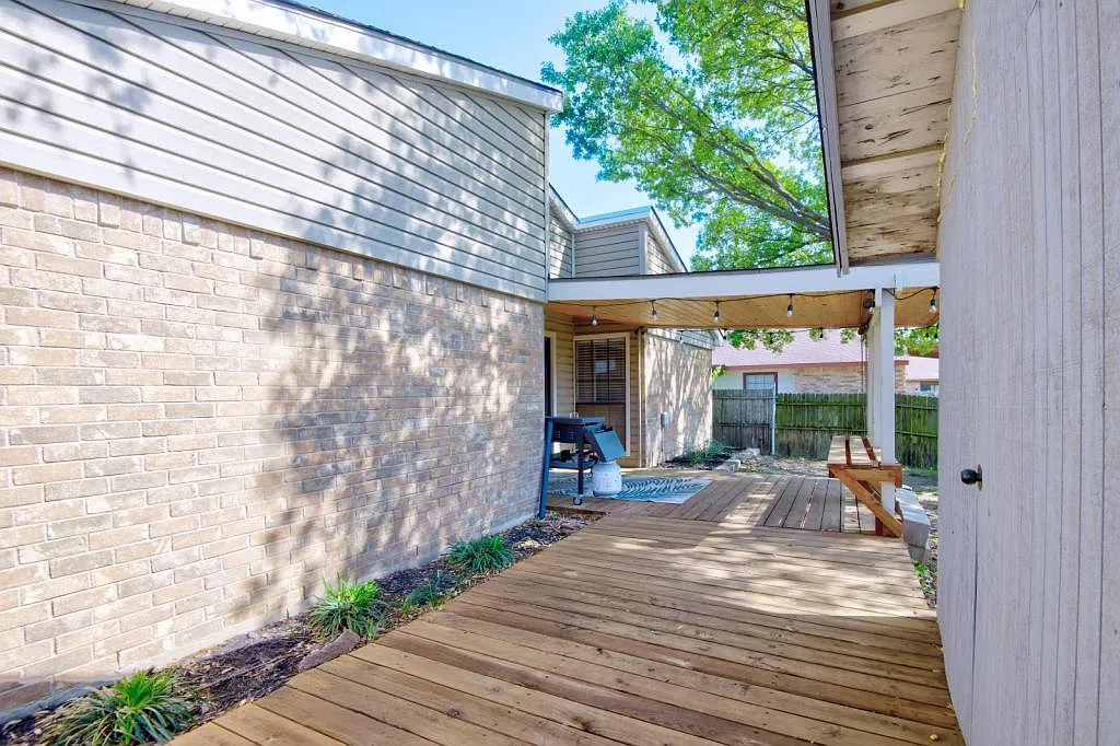 403 Justice Dr — Photo 4
