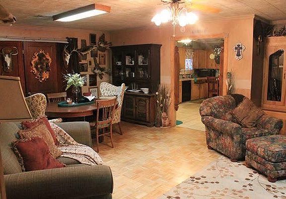 Den/Living Room