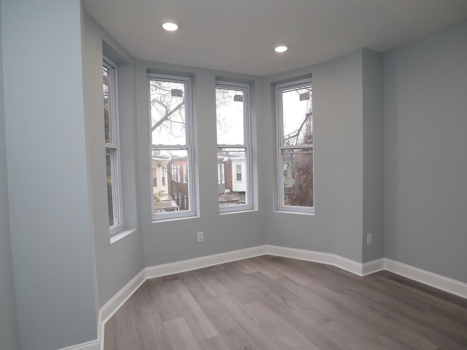 1st image of 1910 W Diamond St Floor 2