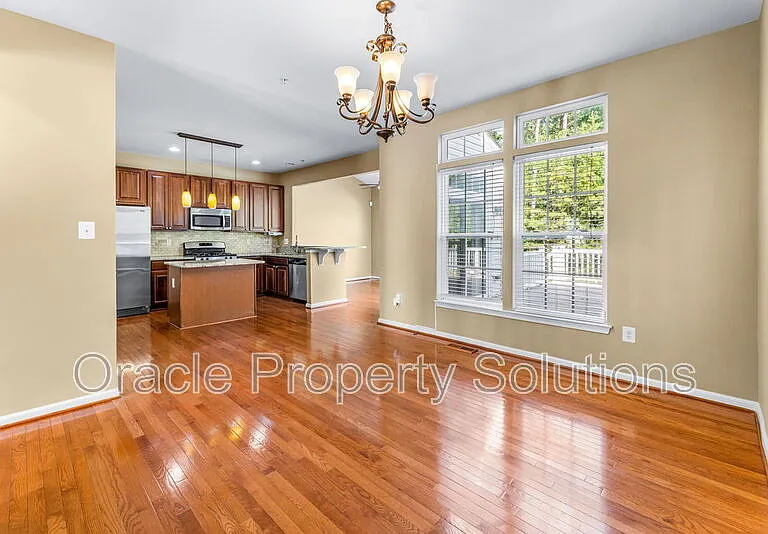 7550 Maidenhead Dr — Photo 7