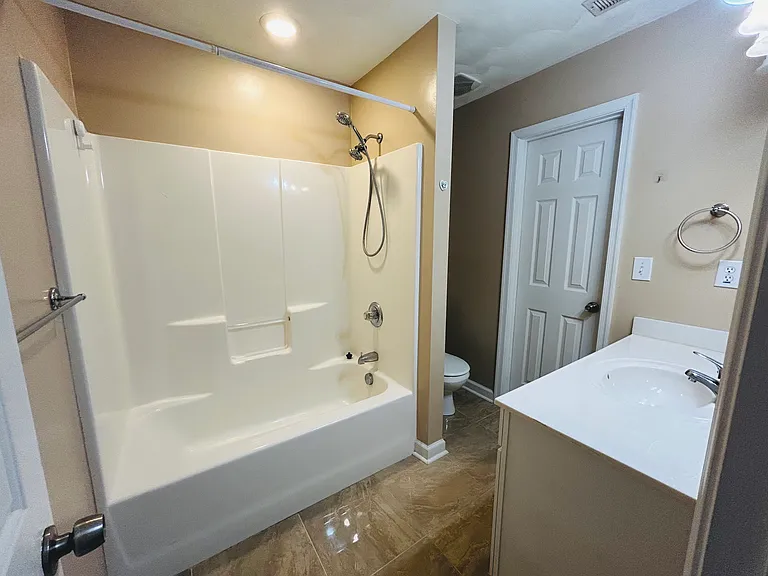 3412 Sale Dr — Photo 20
