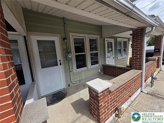 2nd image of 2135 Princeton Ave