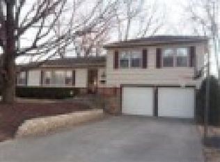 5917 W 101st St, Overland Park, KS 66207