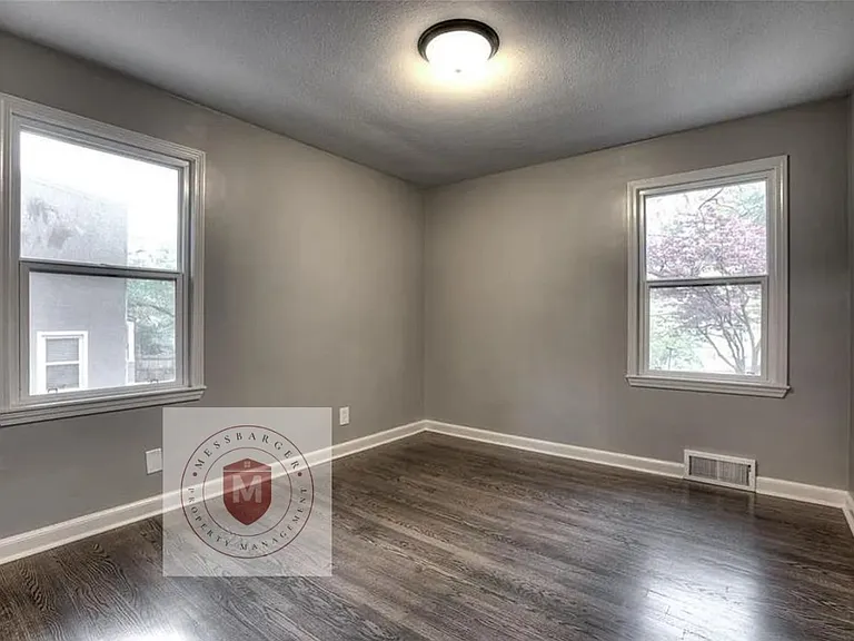 2501 W 75th Pl — Photo 12
