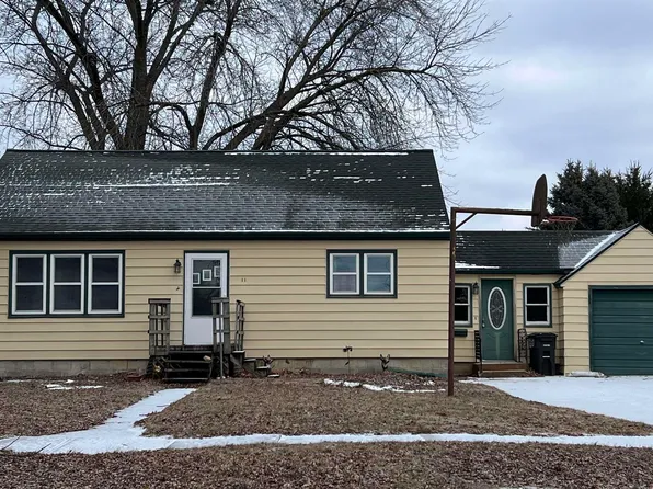 11 W Gardner St, New Hampton, IA 50659