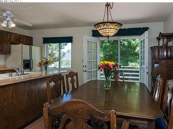 eat in kitchen