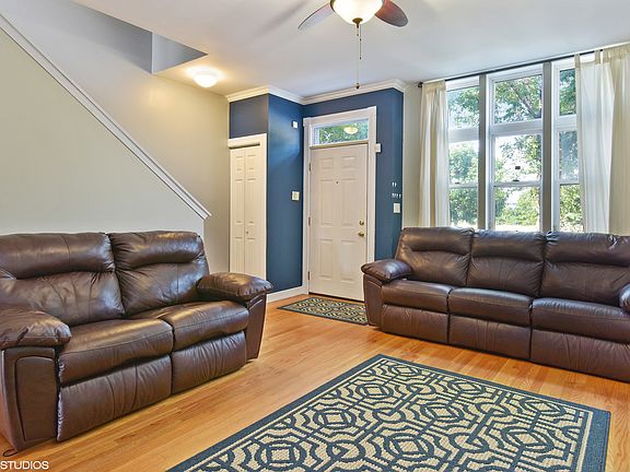 3rd image of 3868 S Lake Park Ave