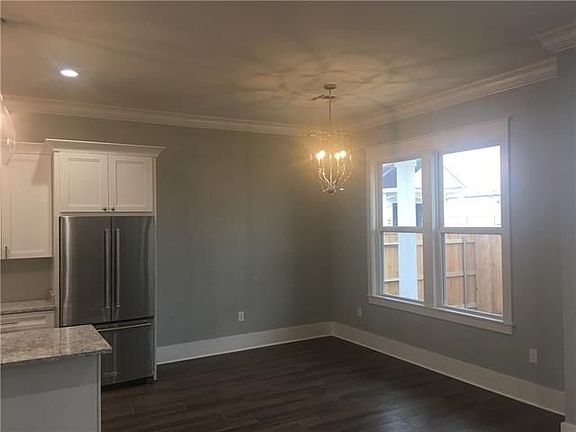 5th image of 424 Dolhonde St