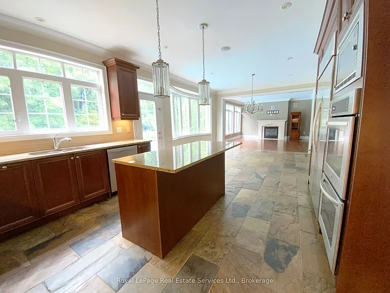 3385 Liptay Ave — Photo 18