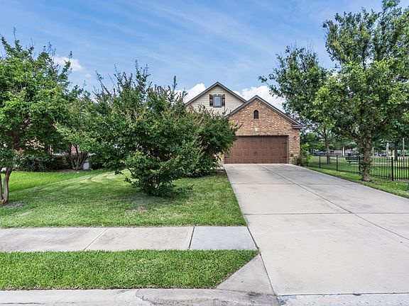 2nd image of 14309 Lake Victor Dr
