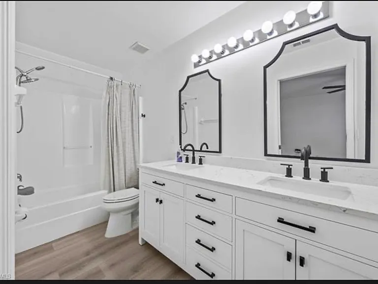 4013 NE 10th Pl — Photo 9