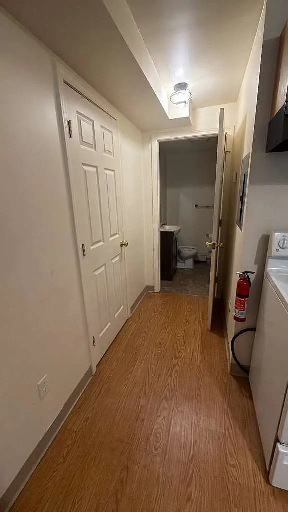 1 bed, $1,300 — Photo 4