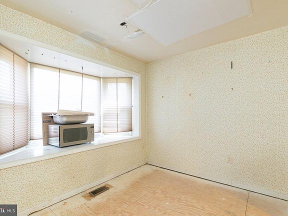 3rd image of 4560 Bogart Ct