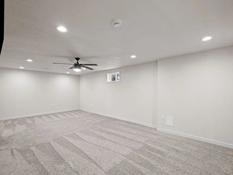 7904 N Crestline St — Photo 22