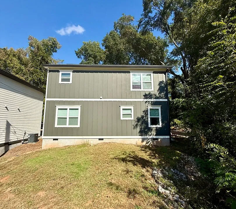 189 Strickland Ave