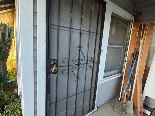 154 E 1st St, Banning, CA 92220