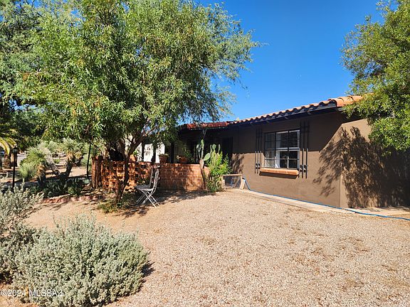 3rd image of 415 E El Valle