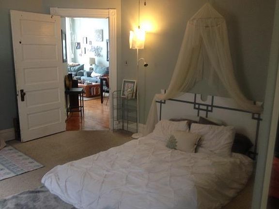 3rd image of 2902 W Grace St #B