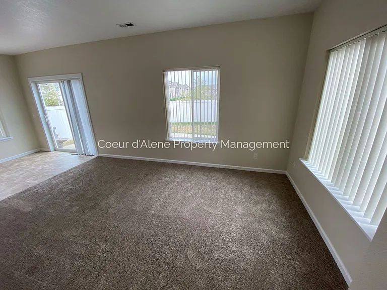 7837 N Holyoke Loop — Photo 4