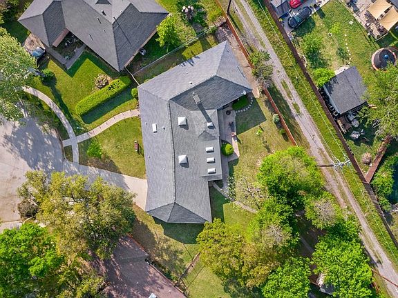 2nd image of 1701 Ceora Dr