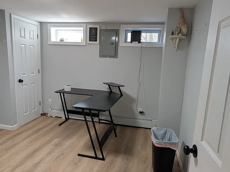 388 36th St #BASEMENT — Photo 3