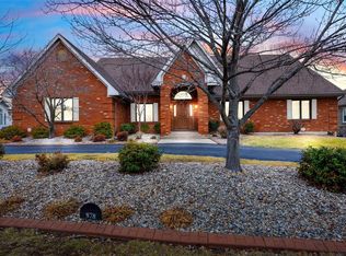 878 Whitmoor Dr, Weldon Spring, MO 63304