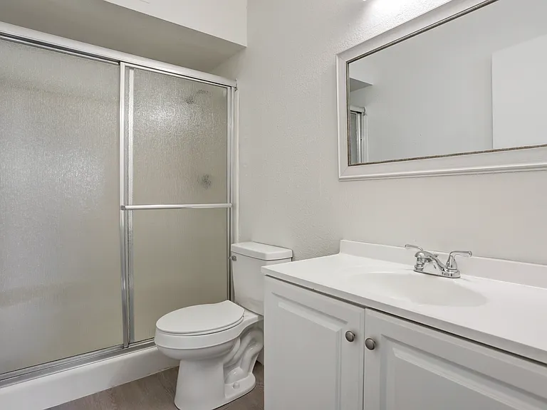 8404 N 32nd Ave — Photo 10