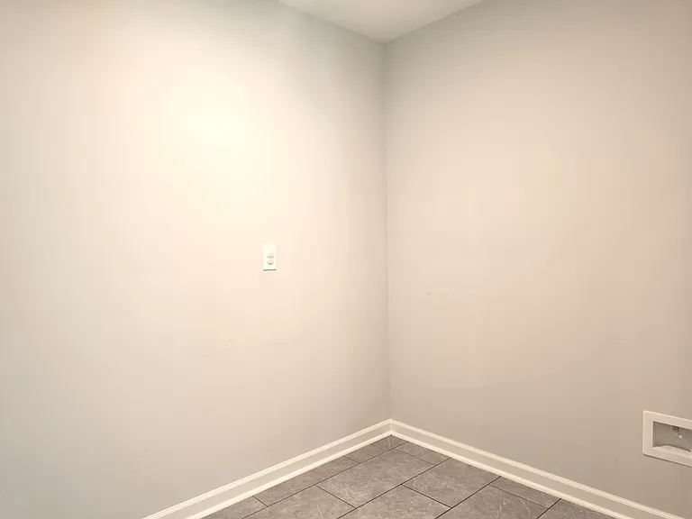 337 Jardon St — Photo 11