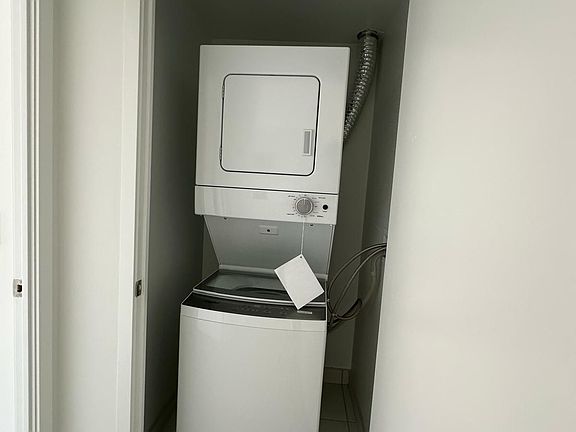 4th image of 498 Caldari Rd