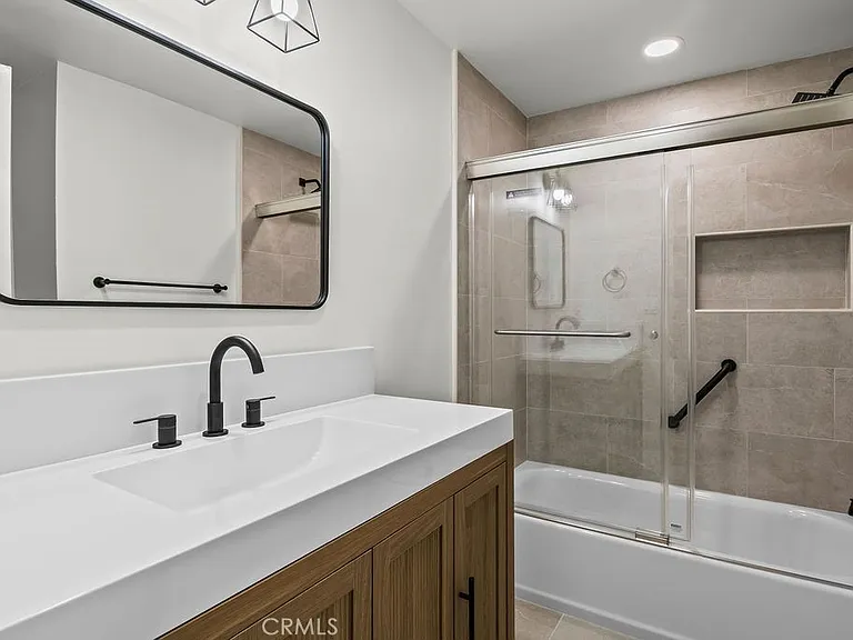 5952 Par Cir — Photo 15