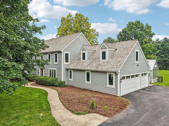 2nd image of 165 Hickory DRIVE