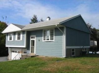 6 Glenn St, Warwick, NY 10990