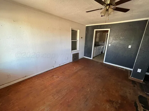 710 S Robey Ave, Fritch, TX 79036