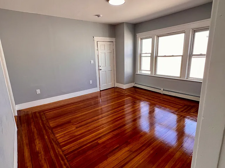 183 Byfield St #2R — Photo 4