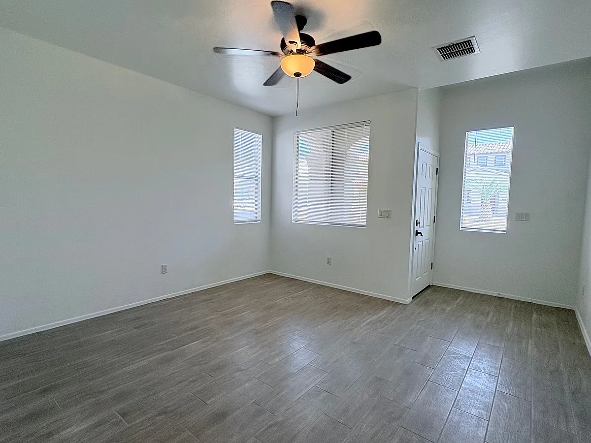 Building Photo - 1680 W Green Thicket Way