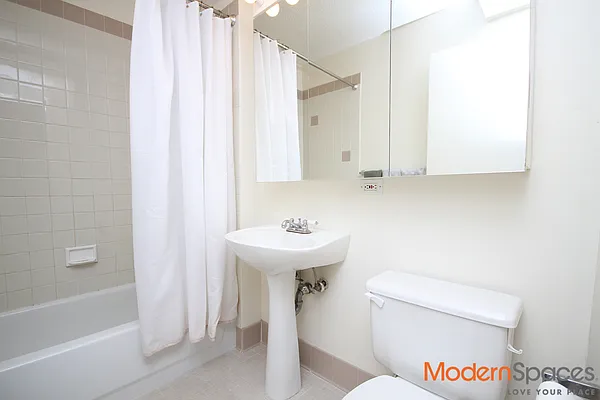Rented by Modern Spaces | media 9