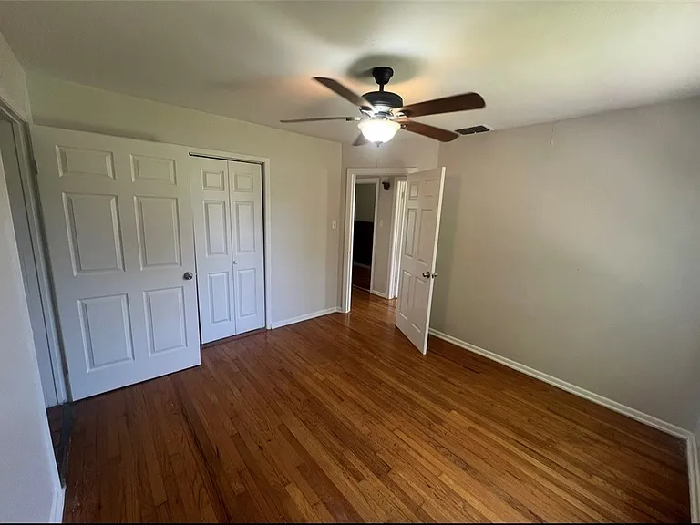 4817 Lansdown Dr — Photo 6