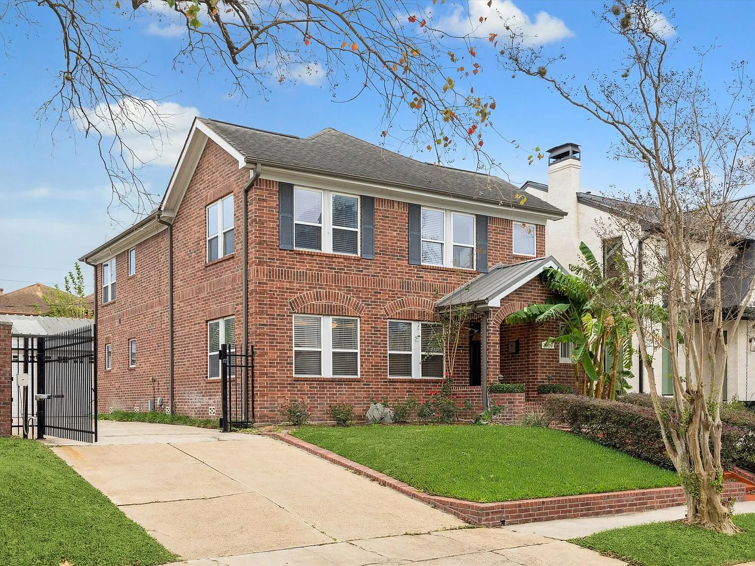4 bed, 2.5 bath, 2825 sqft, $4,500 — Photo 3