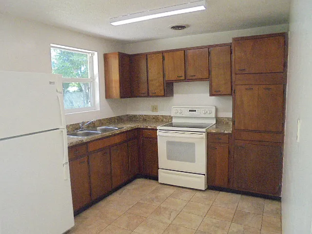 1435 Atlanta Dr — Photo 6