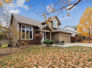 4713 Crestmoor Dr, Des Moines, IA 50310